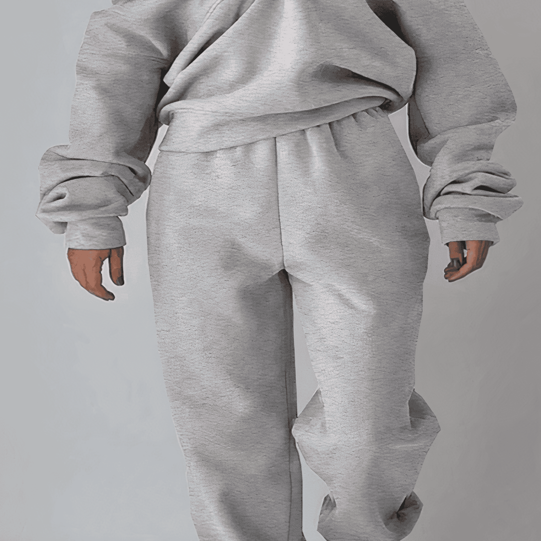 Ava dames trainingspak, ultiem comfort met stijl. Perfect voor loungen, sporten of casual dragen.