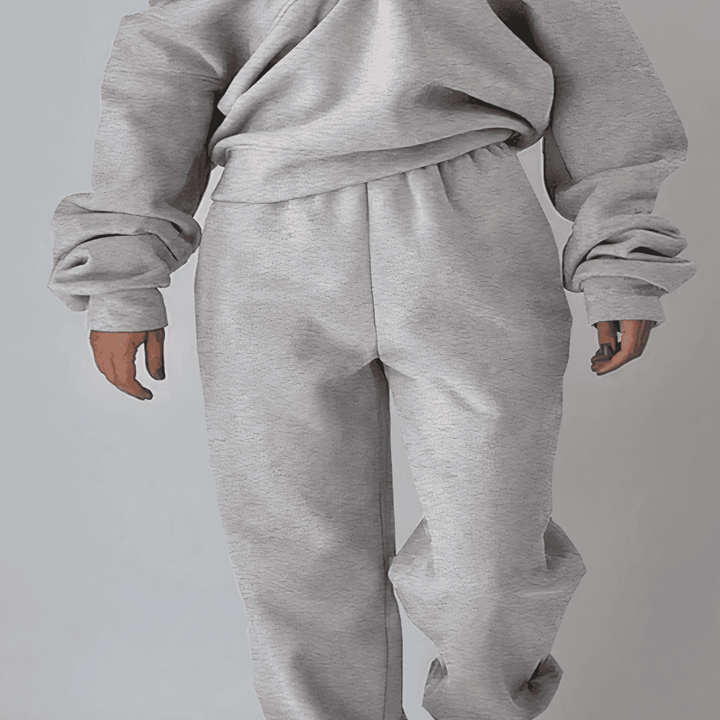 Ava dames trainingspak, ultiem comfort met stijl. Perfect voor loungen, sporten of casual dragen.