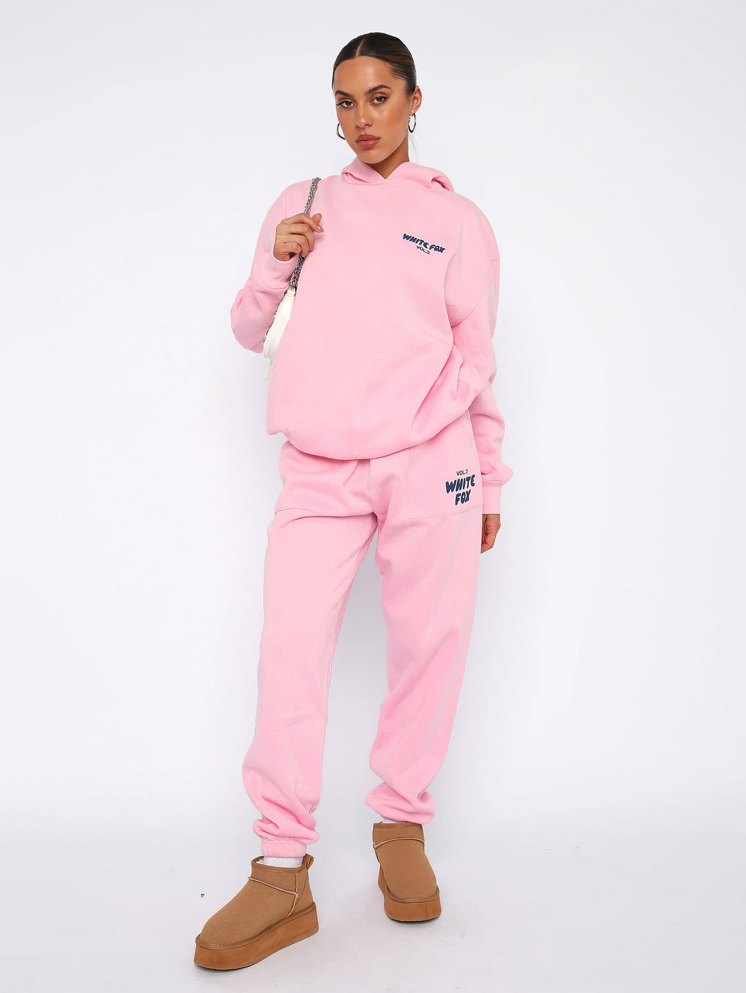 Trendy dames trainingspak Zoë, comfortabele set voor sport en casual draagmomenten, diverse kleuren.