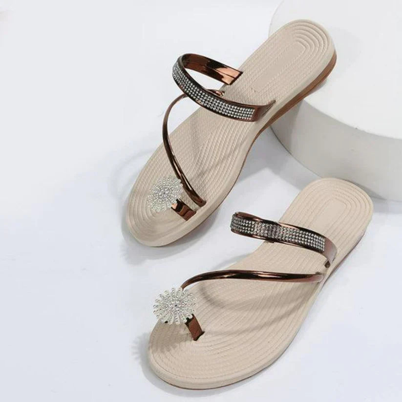 Arluna dames zomer sandalen met sneeuwvlokdetail. Trendy en comfortabel voor elke gelegenheid.