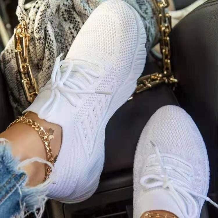 Stijlvolle dames sneakers met uitstekende demping, perfect voor comfortabele casual fashion.