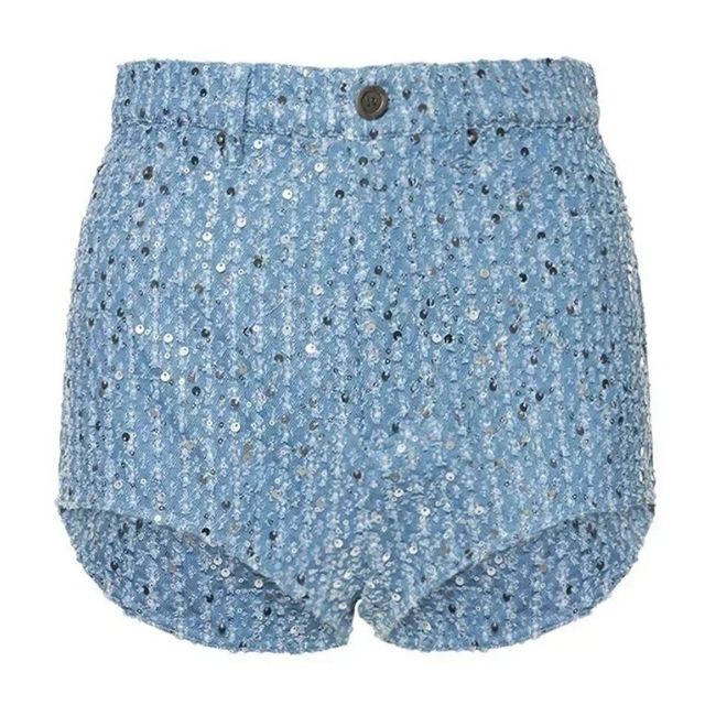 Trendy dames denim set met shorts en glimmende pailletten. Ideaal voor zomerse dagen.