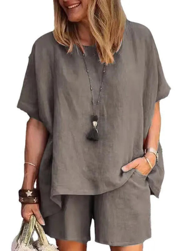 Dames zomerset met shorts en blouse: veelzijdig voor strand, vakantie of een casual, stijlvolle zomeroutfit.