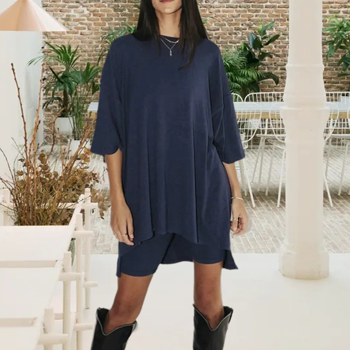 Stijlvolle dames outfit Fenja, tweedelig en comfortabel voor thuis en vrije tijd.