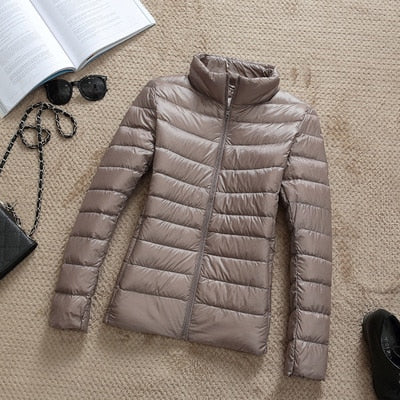 Elegante dames winterjas, slim fit, ultralicht en toch warm voor de winter.