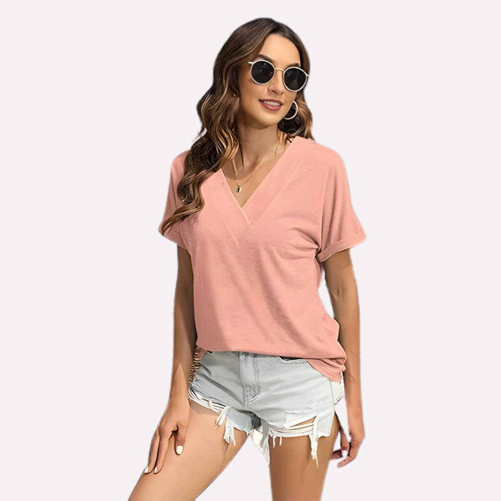 Blauw kortemouw V-hals T-shirt voor vrouwen, stijlvol en perfect voor zomerse dagen.