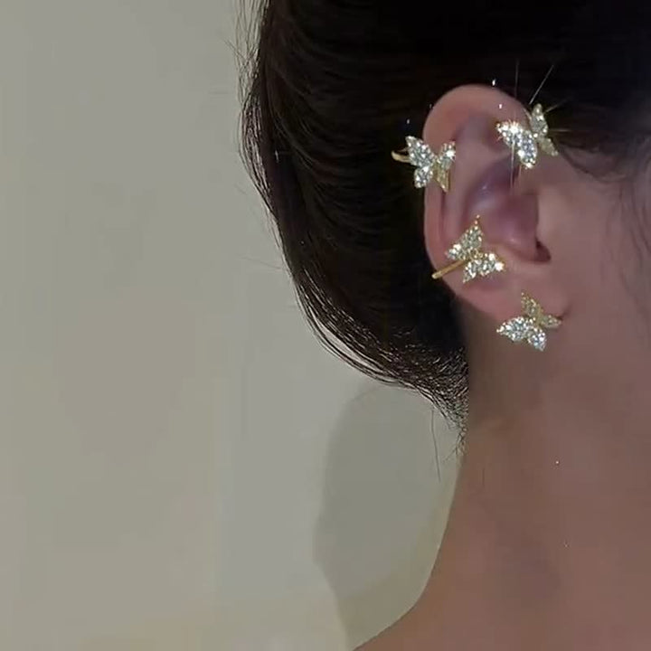 Modieuze vlinder oor manchet voor dames, makkelijk te dragen zonder piercings. Perfecte oorbel accessoire.