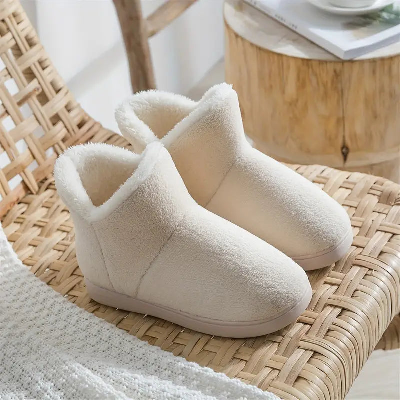 Antislip dames sloffen, perfect voor thuis. Warme, comfortabele pantoffels voor binnen in de winter.