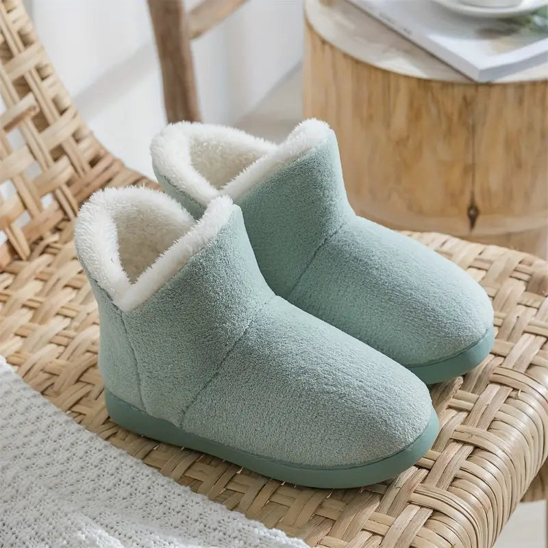 Heerlijke warme dames pantoffels. Zachte, comfortabele sloffen met antislipzool voor een gezellig thuis.
