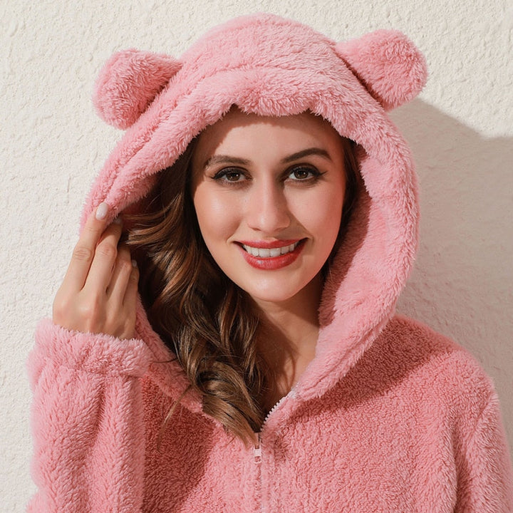 Zachte dames winter jumpsuit, comfortabele one-piece pyjama voor knusse avonden thuis.
