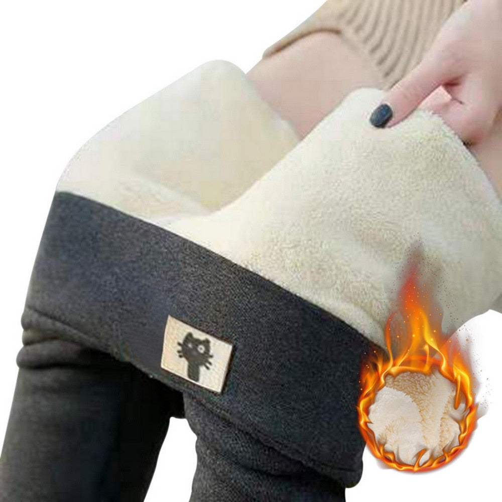 Modieuze dames pluchebroek, zacht en warm, perfect voor thuis of casual gebruik.