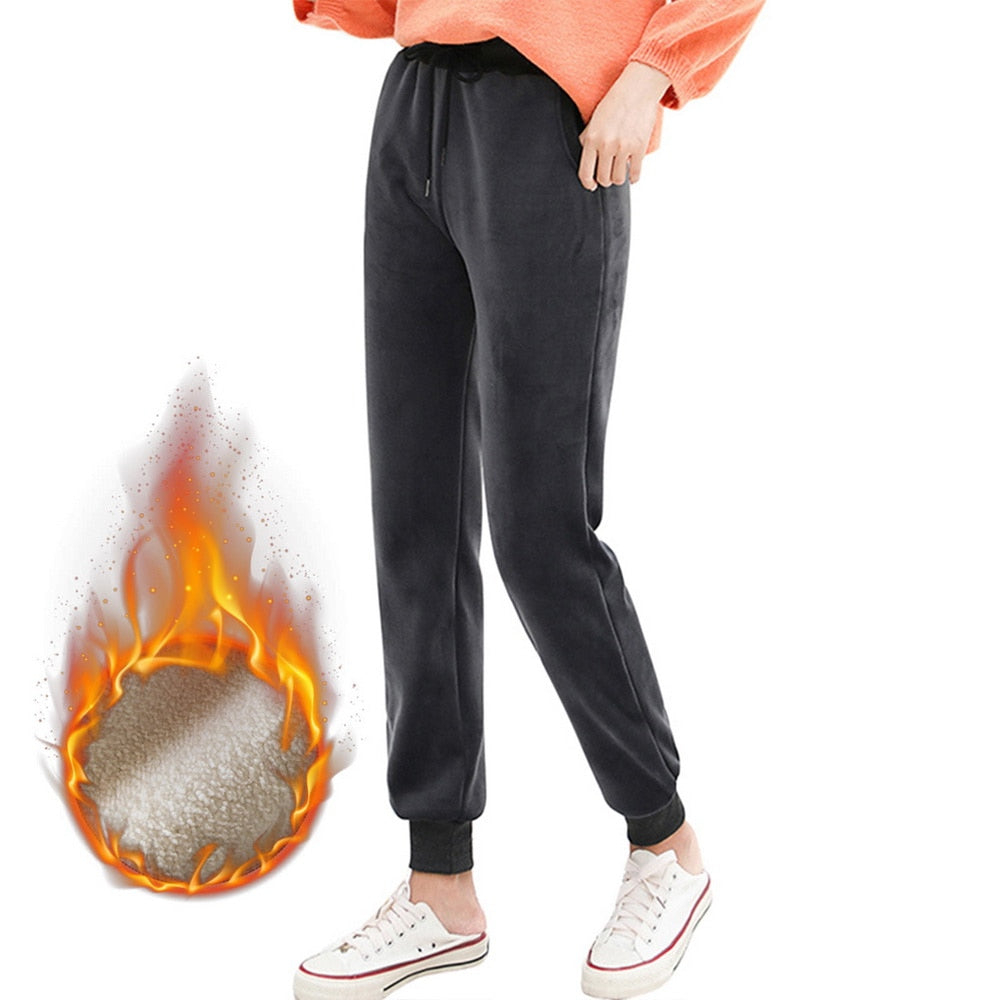 Elastische tailleband pluchebroek voor dames, maximale bewegingsvrijheid en comfort.
