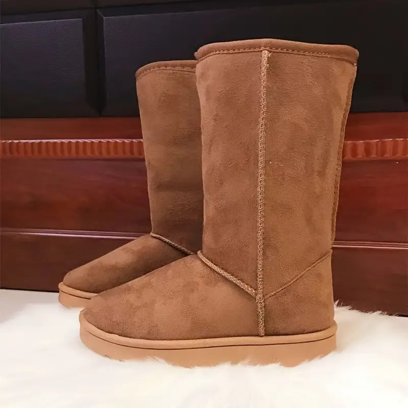 Makkelijke slip-on dames winterlaarzen Aria, warm gevoerd met fleece en stevige antislipzool voor comfort en wintermode.