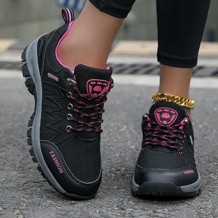 Dames waterdichte wandelschoenen, ideaal voor comfortabel outdoor wandelen, met duurzame grip en ademend vermogen.