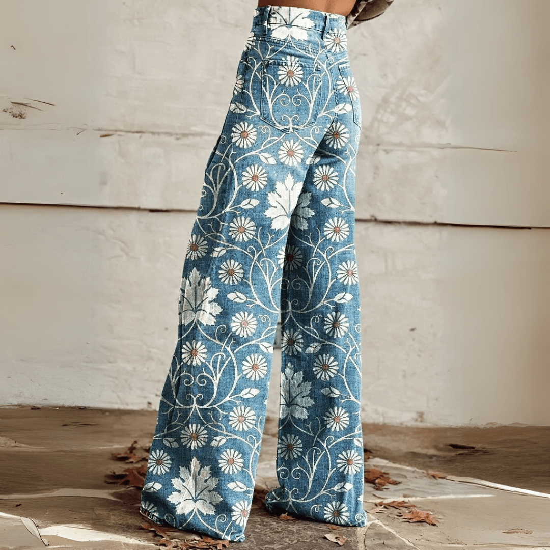 Comfortabele dames jeans met wijde pijpen, hoge taille en modieuze print. Geschikt voor diverse casual looks.
