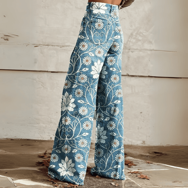 Comfortabele dames jeans met wijde pijpen, hoge taille en modieuze print. Geschikt voor diverse casual looks.