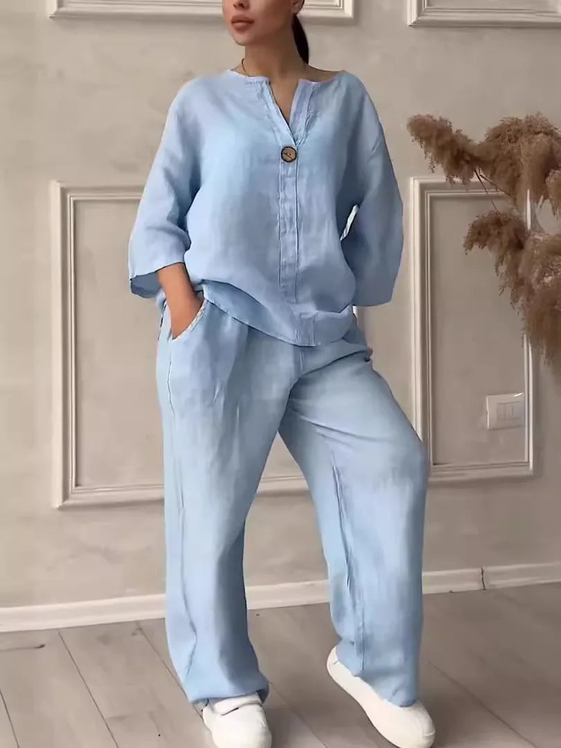Stijlvolle Melina zomer set voor dames. Tweedelige outfit met linnen blouse en comfortabele wijde broek.