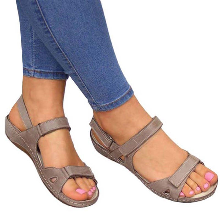 Ergonomische dames sandalen met geavanceerde voetondersteuning en antislipzool, ideaal voor zomercomfort.