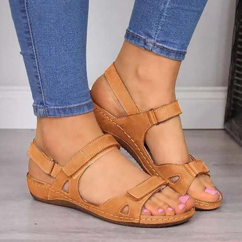Lichte en comfortabele dames sandalen voor zomerse avonturen. Ergonomisch design voor actieve voetondersteuning.