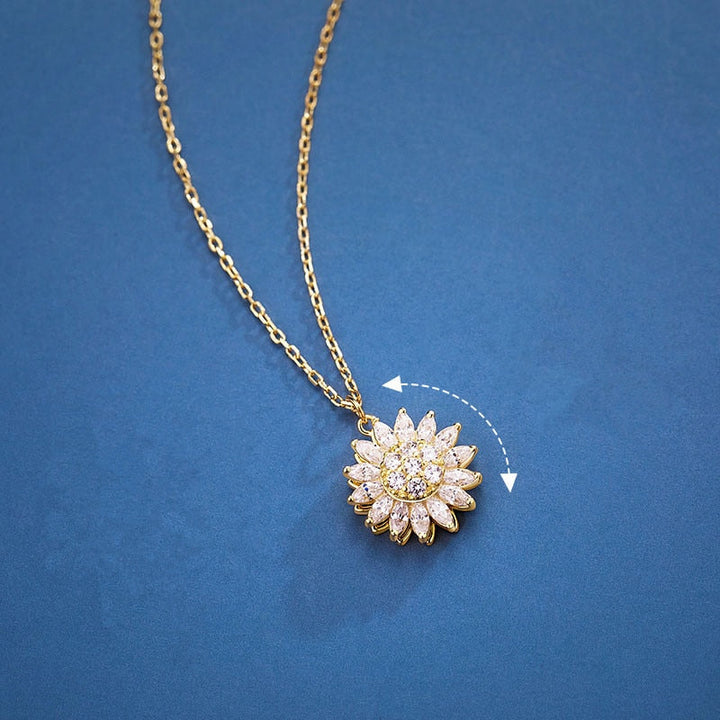 Dames zilverkleurige zonnebloem ketting, een tijdloos sieraad. Staat voor liefde, geluk en een stralende toekomst.