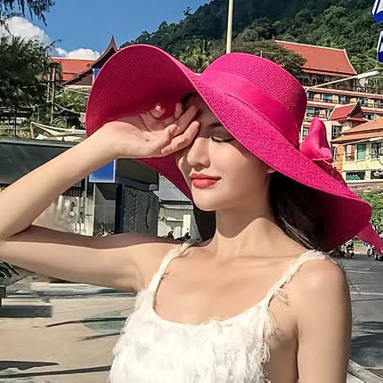 Lichtgewicht dames zonnehoed voor maximale UV-bescherming. Een onmisbaar, elegant item voor de zonnige dagen.