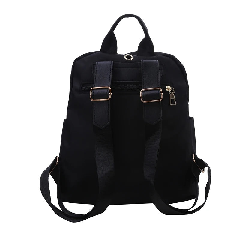 Stijlvolle PU leren schooltas/werktas voor dames; comfortabel om te dragen en ruim van binnen.