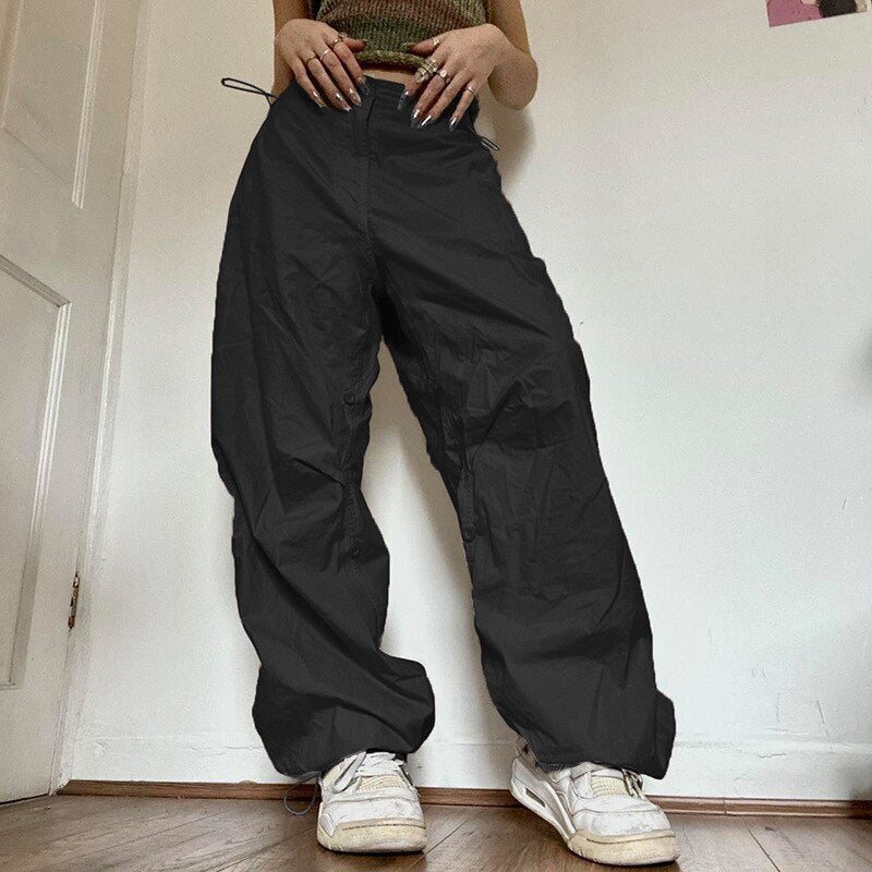 Trendy damesbroek, wijde pijpen, perfect voor lentemode en een ontspannen look.