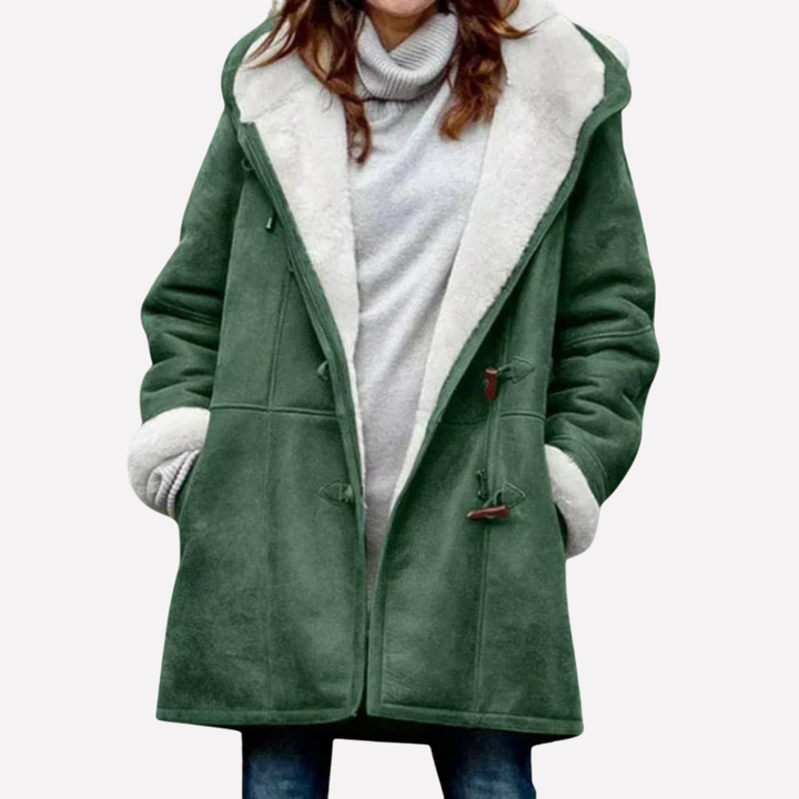 Elegante damesjas met capuchon en verfijnde togglesluiting, stijlvolle mode voor de winter.