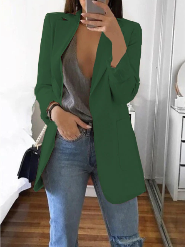 Close-up van de kraag en revers van de Dames Slim-Fit Blazer Katie.