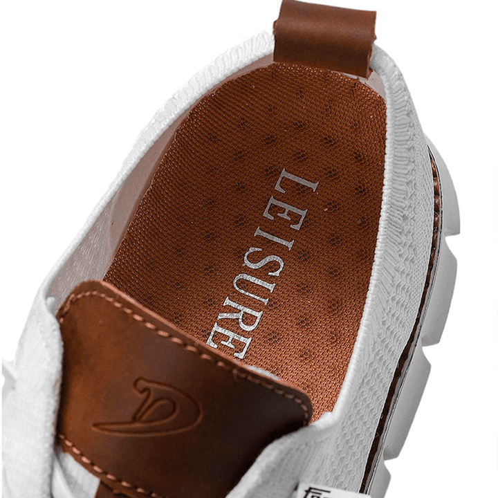 Witte casual herensneakers, veterschoenen met modern comfort en een tijdloze uitstraling.