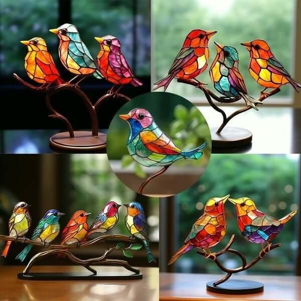 Opvallend decoratief beeld van vrolijke, gekleurde vogels op tak. Brengt kleur en leven in elke ruimte.