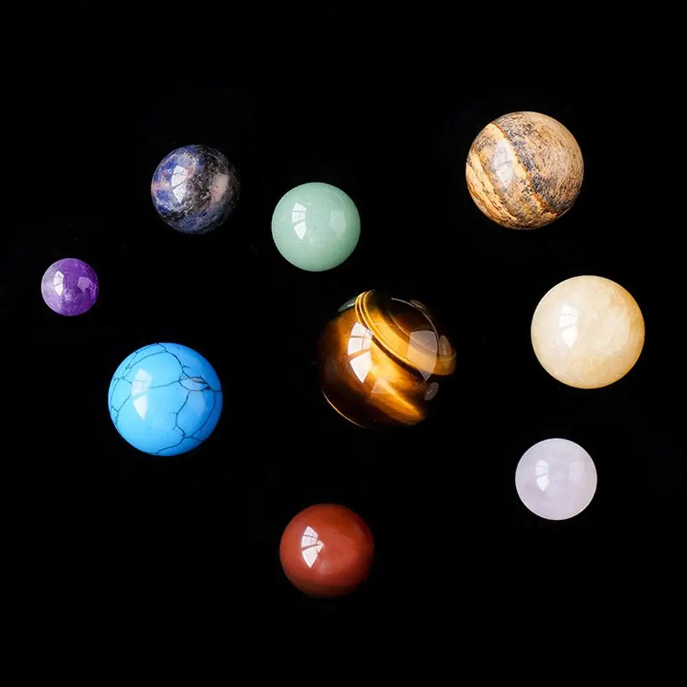 Origineel cadeau: zonnestelsel van natuurlijke edelstenen. Spirituele decoratie voor kristallen en energie liefhebbers.