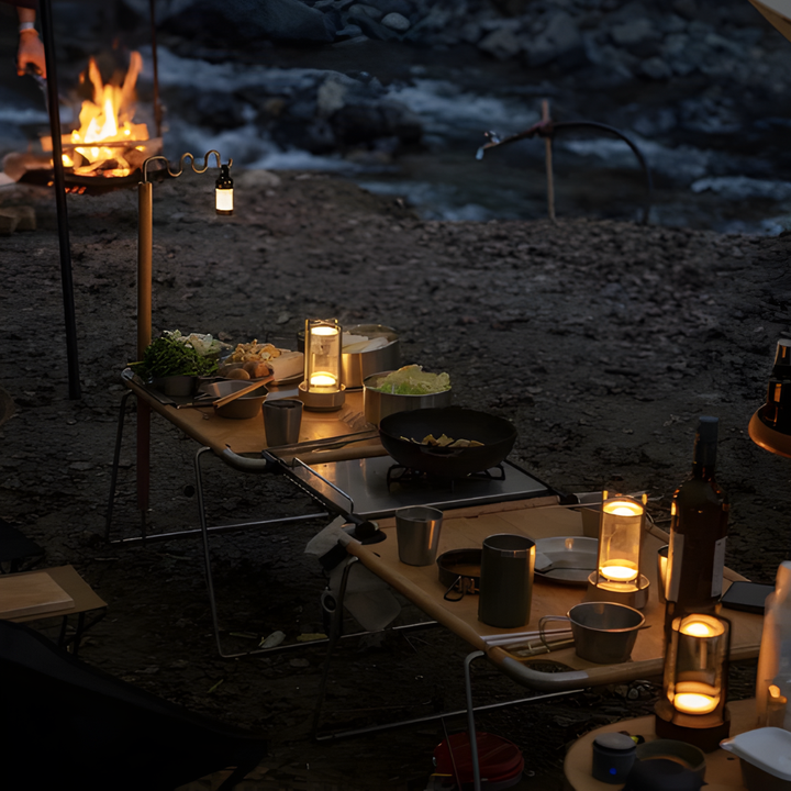 Draagbare tafellamp LED-lantaarn met kristallen en sfeervolle verlichting. Modern design.