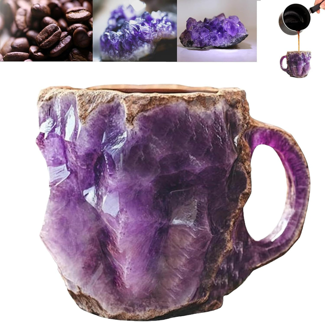 Kristallen drinkware: decoratieve theemok met edelsteen, creëert een magische sfeer.