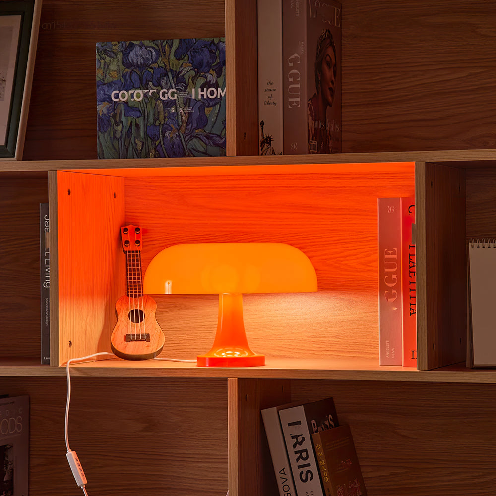 Bureau tafellamp dimbaar met USB in strakke Bauhaus stijl, ideaal voor werk of lezen.