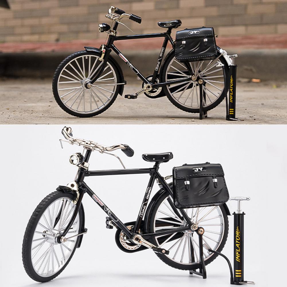 De ClassiCycle doe-het-zelf fietsmodelbouw set, compleet verpakt. Perfect als creatieve hobbykit of nostalgisch cadeau.