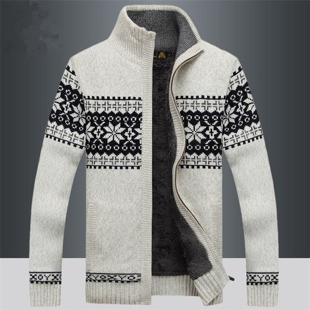 Donkergrijs gebreid heren fleecevest met ritssluiting. Warm, comfortabel en modieus voor winterse outfits.