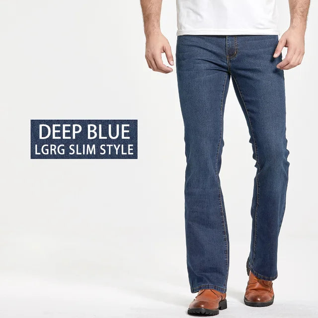 Zakdetail van de stijlvolle donkerblauwe slim fit bootcut herenjeans Lucas. Kwaliteitsvolle afwerking.