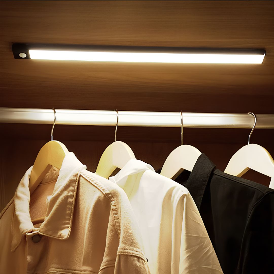 Schakelt automatisch aan: draadloze bewegingssensor lamp GlowMotion.