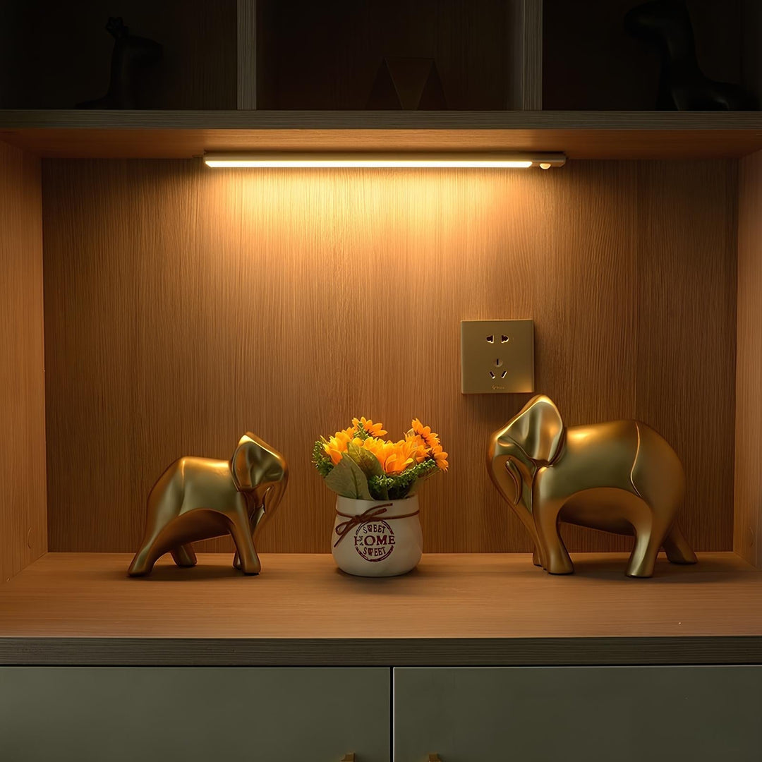 GlowMotion draadloze LED bewegingssensor lamp, oplaadbaar en efficiënt.