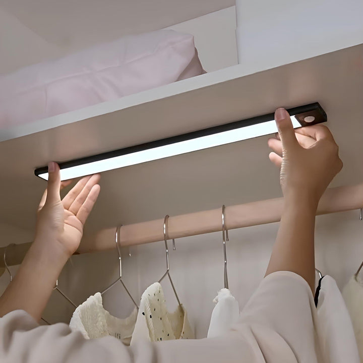 Magnetische draadloze lamp, LED verlichting met bewegingssensor voor gemak.