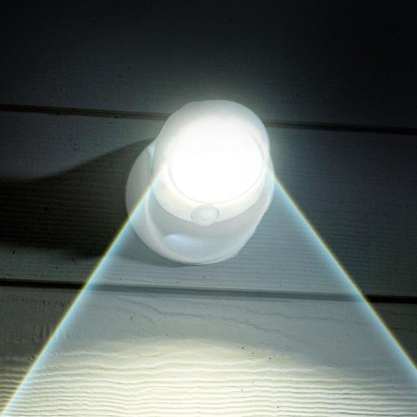 Krachtige 450 lumen draadloze LED lamp, waterdicht. Perfect als buiten- of binnenverlichting met bewegingssensor.