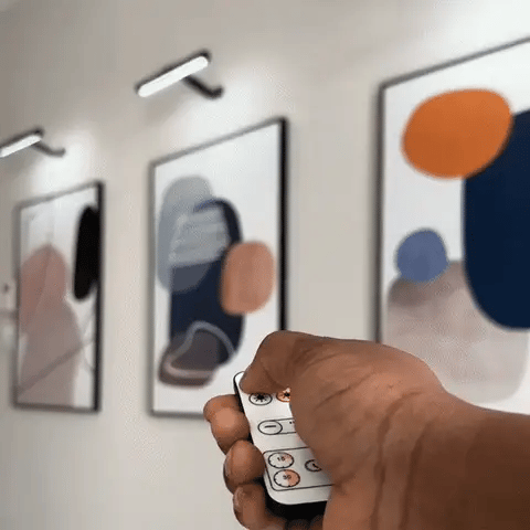 Oplaadbare draadloze LED schilderijlamp met lange accuduur, perfect als moderne wandlamp voor kunst.
