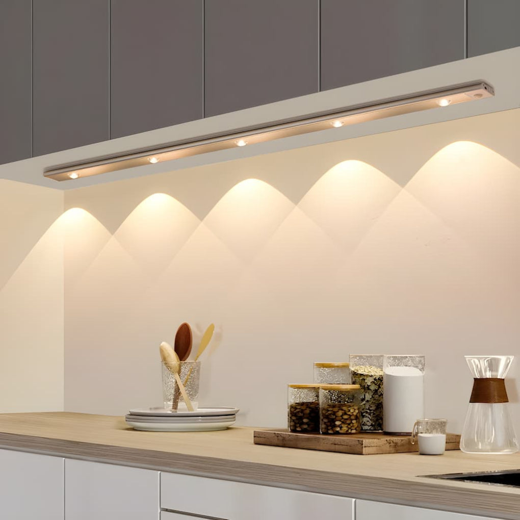 Slimme LED strip met bewegingssensor, ideaal als kastverlichting, keukenverlichting of trapverlichting.