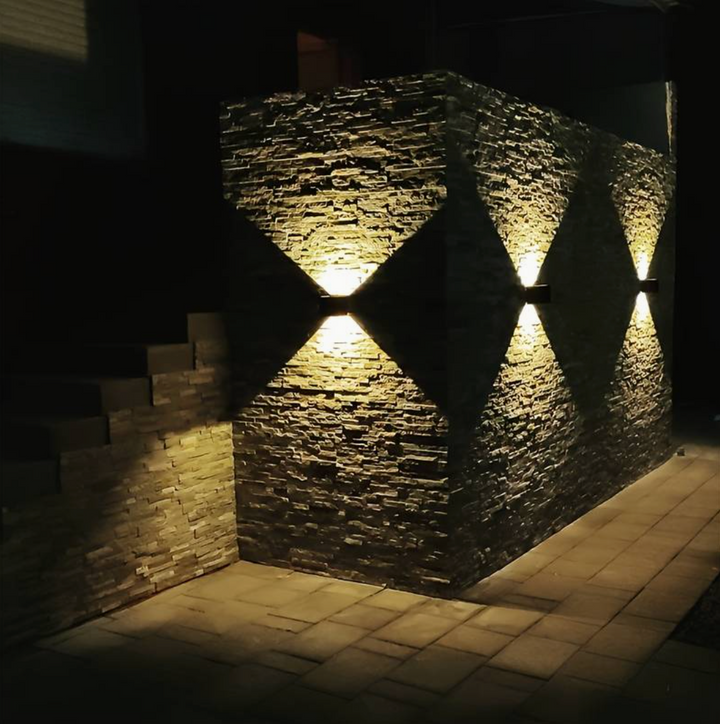 Energiezuinige draadloze LED wandlamp. Detecteert beweging en verlicht automatisch. USB oplaadbaar design.