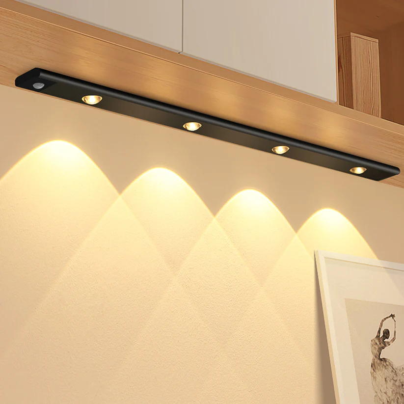 Oplaadbare LED wandlamp met aanpasbare lichtkleur en bewegingssensor, perfect voor elke sfeer.