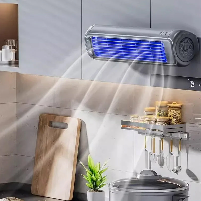 Compacte draagbare mini-airco ventilator, ideaal voor bureau en kleine ruimtes in grijs of beige.
