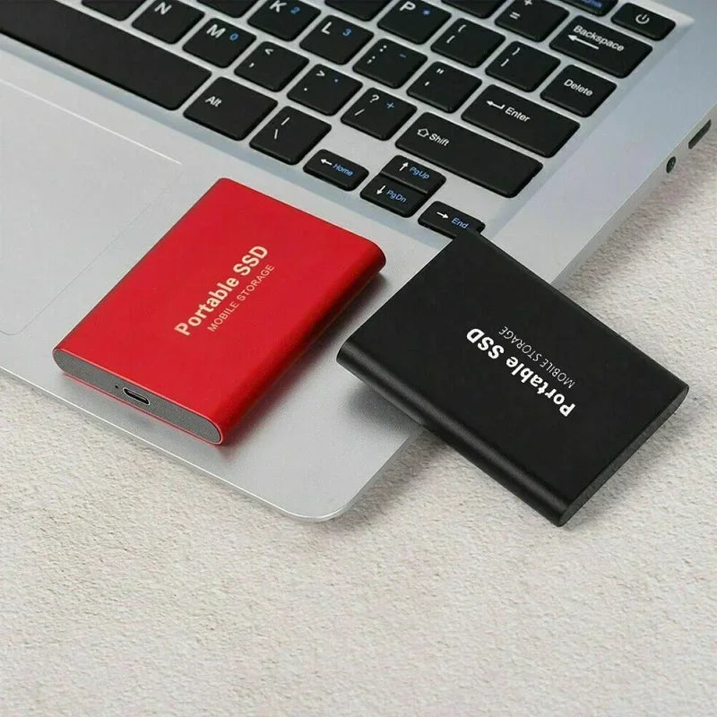 Draagbare Externe SSD 2TB, compact design voor supersnelle dataoverdracht op laptop & PC.