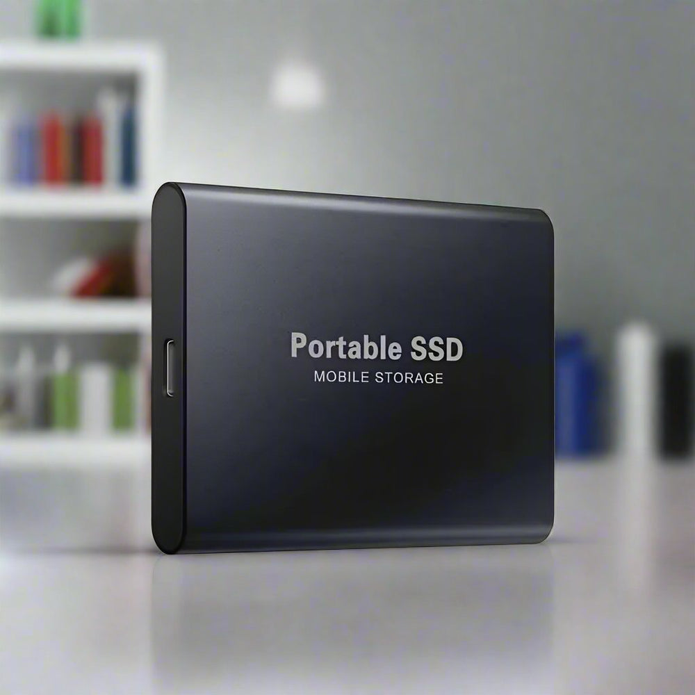 Close-up van de Supersnelle Externe SSD 2TB met USB 3.1 Type-C poort voor universele connectiviteit.