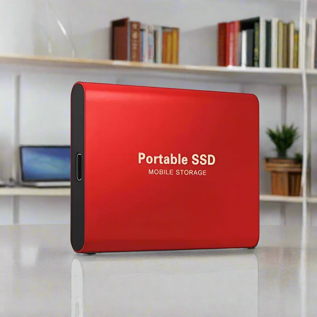 Externe SSD 2TB aangesloten op laptop, voor extra supersnelle opslag en verbeterde prestaties.